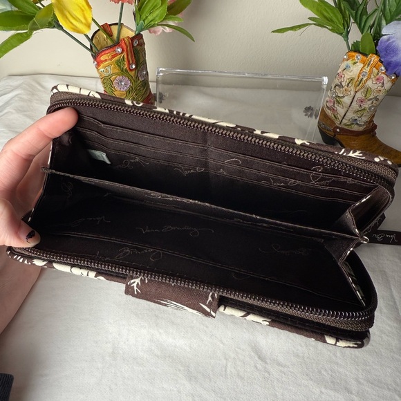 NWT Vera Bradley Imperial Toile Turn Lock Wallet Zip Around Clutch Wallet EXACT - Picture 5 of 6